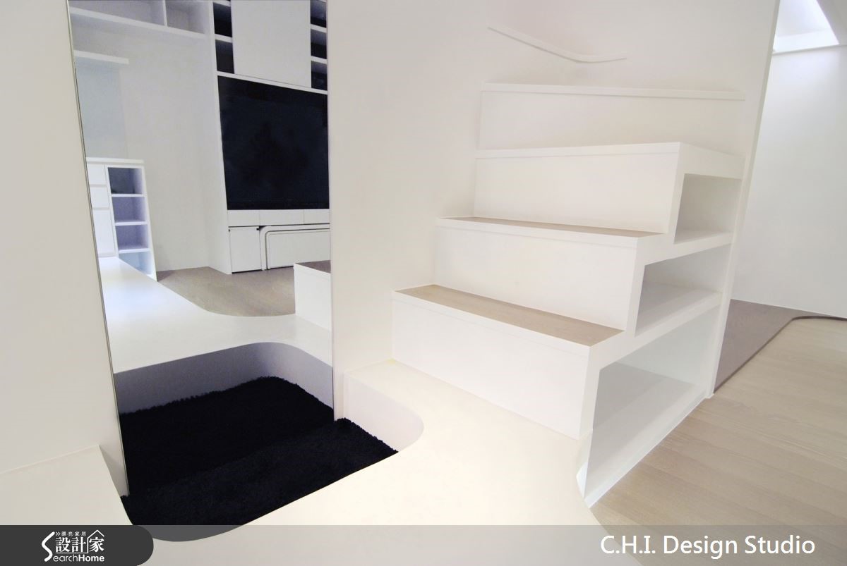 在都市買屋寸土寸金,許多人會選擇藉由房子的挑高優勢